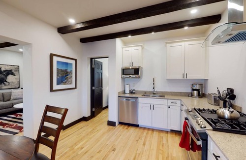 Downtown Santa Fe House | Dulce Casita: Downtown Railyard District, short walk to Plaza