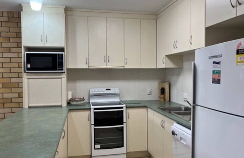 Kings Beach Apartment | Dulkara Unit 8 - A lovely 2 bedroom unit located right on Kings Beach