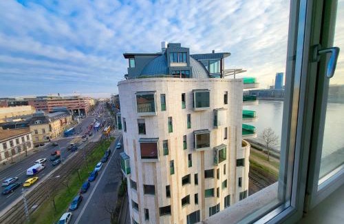 Ferencvaros Apartment | Duna Panorama 90 m2