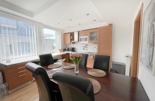 Ferencvaros Apartment | Duna Panorama 90 m2