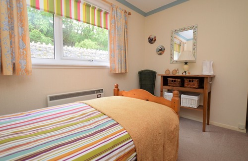 Strone Cottage | Dunbheag Cottage 2 B/R sleeps 4 WaterfrontLocation Nr Dunoon