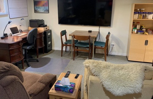 Dundas Apartment | Dundas Guest Suite for rent
