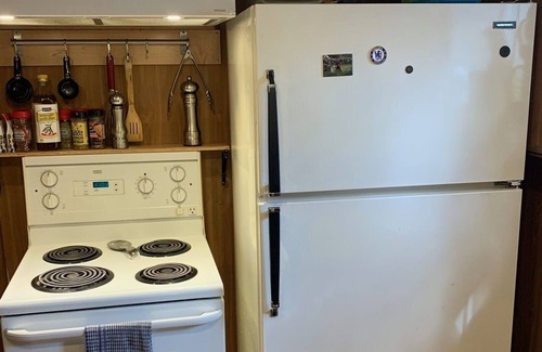 Dundas Apartment | Dundas Guest Suite for rent