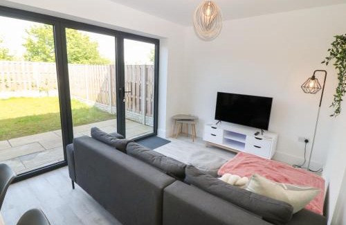 Llanfaelog House | Dune Retreat