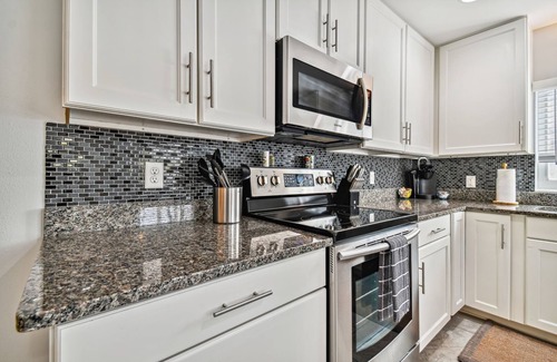Dunedin House | Dunedin Bungalow on Pinellas Trail w/Heated Pool