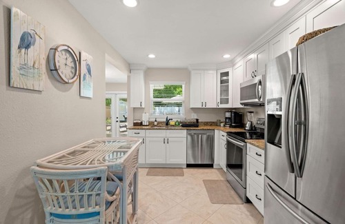 Dunedin House | Dunedin Pool Cottage ON Pinellas Trail