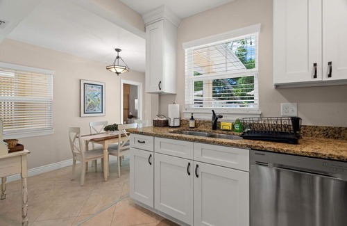 Dunedin House | Dunedin Pool Cottage ON Pinellas Trail