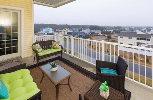 Sandbridge Condo | Dunes #319- Pool, Ocean, Updated!