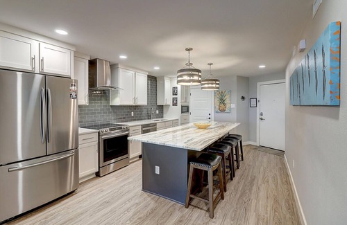 Port Aransas Condo | Dunes:709 Beautiful Condo, 2 BR. on the beach!