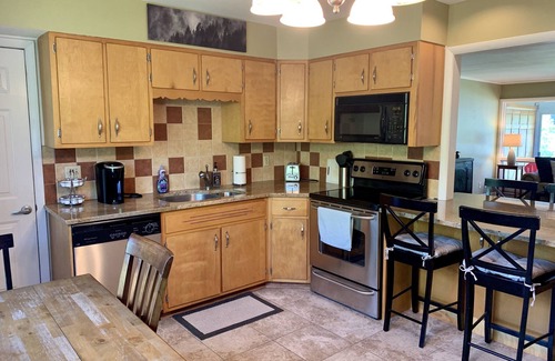Lake George Apartment | Dunham's Lakeside Apartment