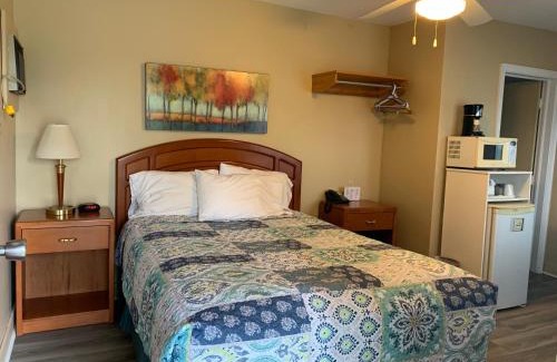 Ashfield-Colborne-Wawanosh Hotel | Dunlop Motel