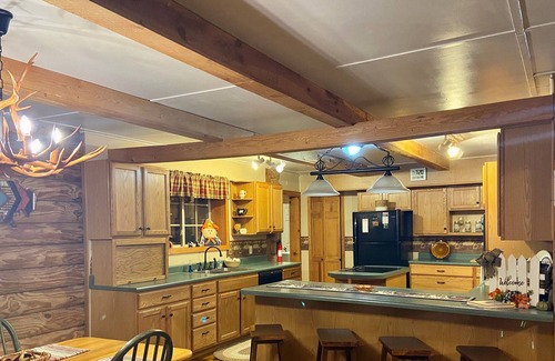 Sevierville Cabin | Dunn Creek Hideaway: a serene, true log cabin on the creek