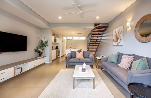 Dunsborough Apartment | Dunnbay Deluxe Apartment: Central & Spacious Luxury, Full Linen,150m From Beach!