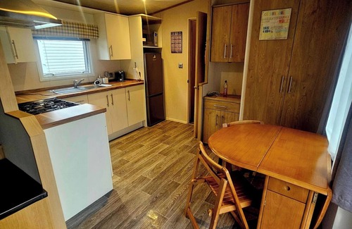 Kilmun Apartment | DunoonCaravan/2Bed/Sleeps4/ScenicwWalks/Tv/Wifi