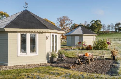 Fintry Cabin | Dunroamin Lodges