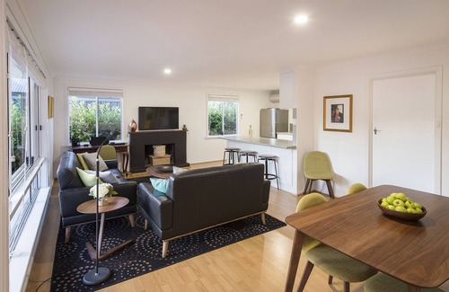 Dunsborough House | Dunsborough Cottage in Peron Ave