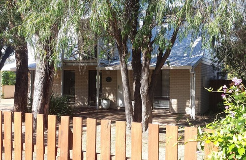 Dunsborough House | Dunsborough - "Peppermints" 181 Naturaliste Terrace