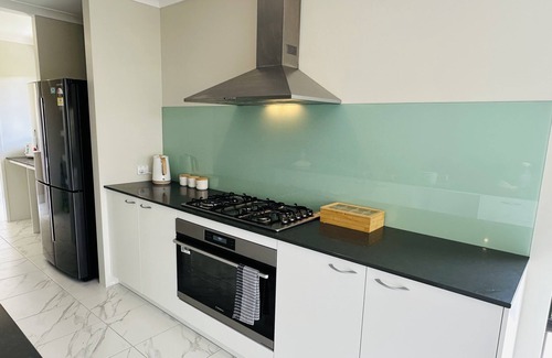 Dunsborough House | Dunsborough, Spacious new 5 bedroom, 3 bathroom home