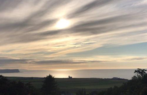 Ballintoy House | Dunshamrock @Sheep Island View
