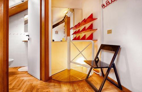Milan Apartment | Duomo-City Life In The Heart Of The City!