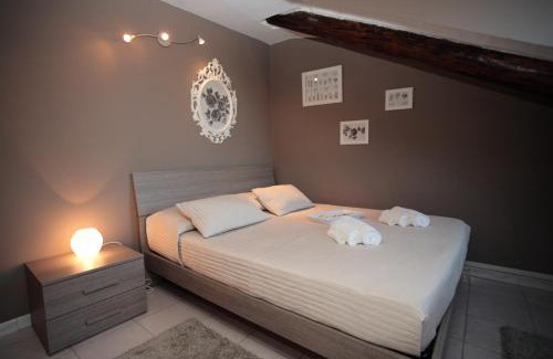Roman Quarter Apartment | Duomo
