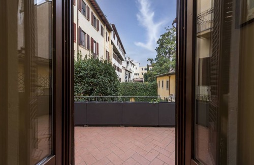 Sant' Ambrogio Apartment | Duomo Luxury House in Florence by Mmega