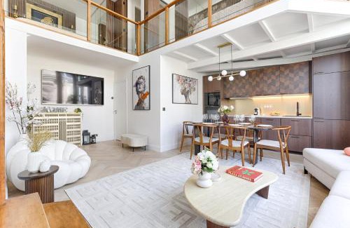 Champs-Elysees Apartment | Duplex à deux pas des Champs Elysée