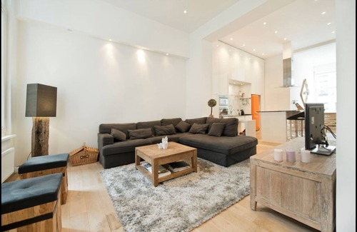 South Antwerp Apartment | Duplex 160m² with sauna & piano