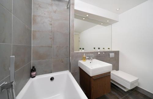 Covent Garden Apartment | DUPLEX 2 Bedr, 3 Beds, 2,5 Bath Trafalgar Square