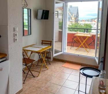 Port Guillaume Apartment | Duplex 2 pièces Port Cabourg - 2 à 4 personnes - Terrasse - Vue Port - Exclusif Book ing