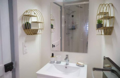 Evreux Apartment | Duplex: 3/4 Voyageurs - 2 Lits