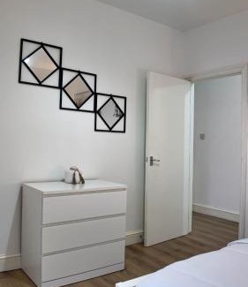 Haverstock Apartment | Duplex 3 Bed Apt with patio in Camden WR202