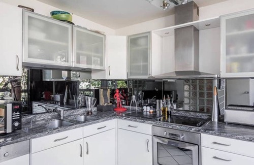 Faubourg-du-Roule Apartment | duplex above the hotel berri champs-elysées 5 stars