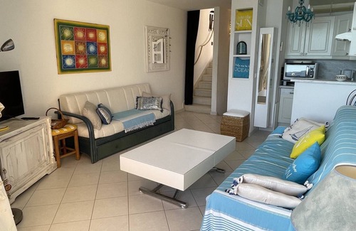 Bormes-Les-Mimosas Apartment | DUPLEX APARTMENT SEA VIEW LE COMMODORE