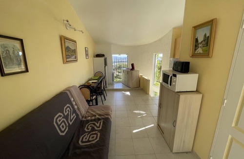 La Cadiere-d'Azur House | DUPLEX APARTMENT, SEA VIEW