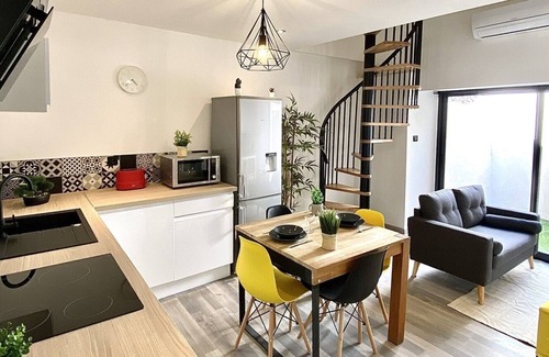 Bagnols-sur-Ceze Apartment | Duplex Apartment Private terrace