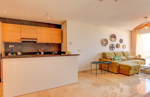 Tamrhakht Apartment | Duplex-Apartment-Deluxe-Mobility bath-Sea view