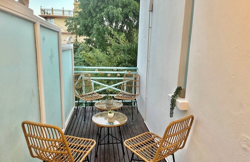 Pereybere Apartment | 🏝️DUPLEX APARTMENT WITH POOL - 3 MINUTES WALK TO BEACHES, RESTAURANTS & SHOPS