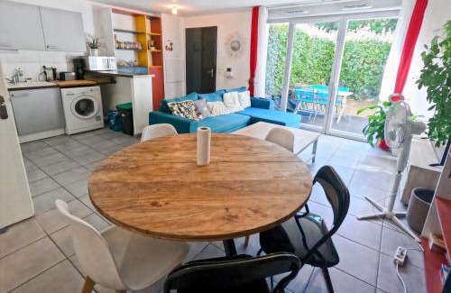 Bourrassol Apartment | Duplex avec jardin au calme
