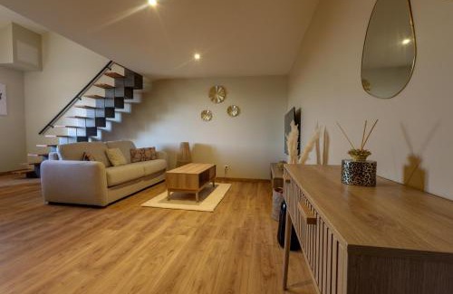 Les Echets Apartment | Duplex avec terrasse proche Pérouges Meximieux CNPE BUGEY