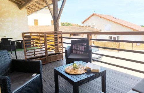 Les Echets Apartment | Duplex avec terrasse proche Pérouges Meximieux CNPE BUGEY