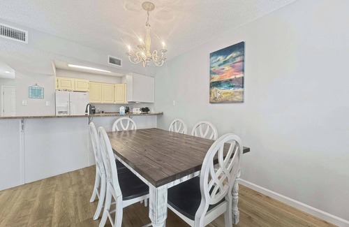 Gulf Shores House | Duplex Beach Home for 6 with Balcony & Resort-style Amenities