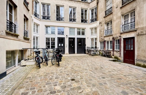 Hopital Saint-Louis Apartment | Duplex Center of Paris