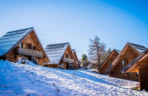 La Joue du Loup Ski Chalet | Duplex chalet 3 rooms for 7 pers. with terrace and free parking