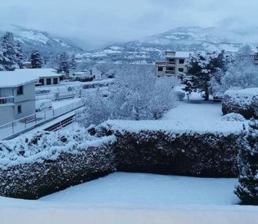 Savines-le-Lac Apartment | Duplex cocooning avec vue lac et montagnes