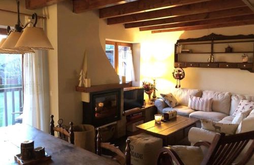 Palau-de-Cerdagne Apartment | Duplex con piscina y wifi junto a Puigcerdà