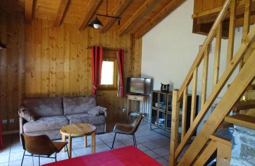 Pralognan-la-Vanoise Apartment | Duplex Confortable à Pralognan-la-Vanoise avec Wifi et Terrasse Sud, à 400m des Commerces - FR-1-464-56