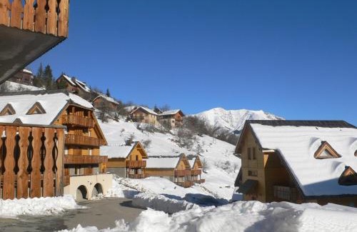 Pra Loup Apartment | Duplex cosy 6 pers avec balcon, parking et casier à ski à Pra Loup - FR-1-504-144
