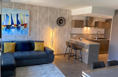Courseulles-sur-Mer Apartment | Duplex Cosy et Calme à 7 Minutes de la Plage