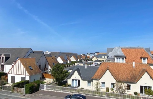 Courseulles-sur-Mer Apartment | Duplex Cosy et Calme à 7 Minutes de la Plage